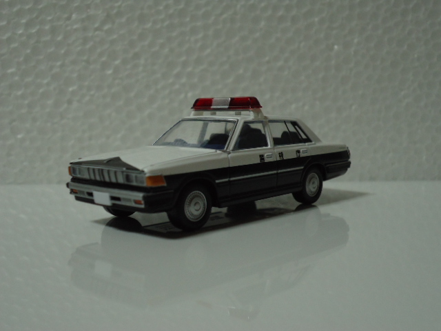 トミーテック・LV-NEO 西部警察02 日産セドリック(430型)2台