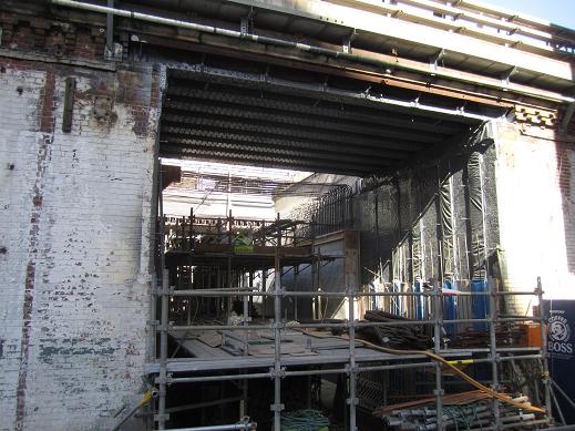 交通博物館跡地の再開発ビル(JR神田万世橋ビル)が竣工_f0030574_205579.jpg