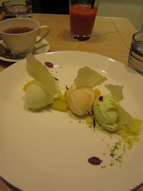 HATAKE CAFEでお茶☆_b0173605_9462546.jpg