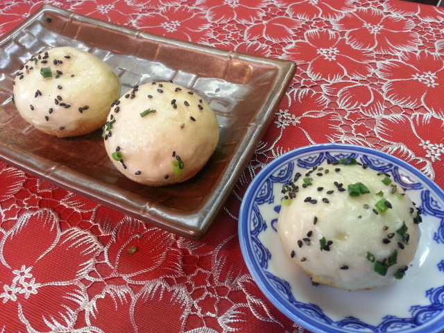 外灘(ワイタン)の「焼き小龍包」@西川口_b0042308_2232855.jpg