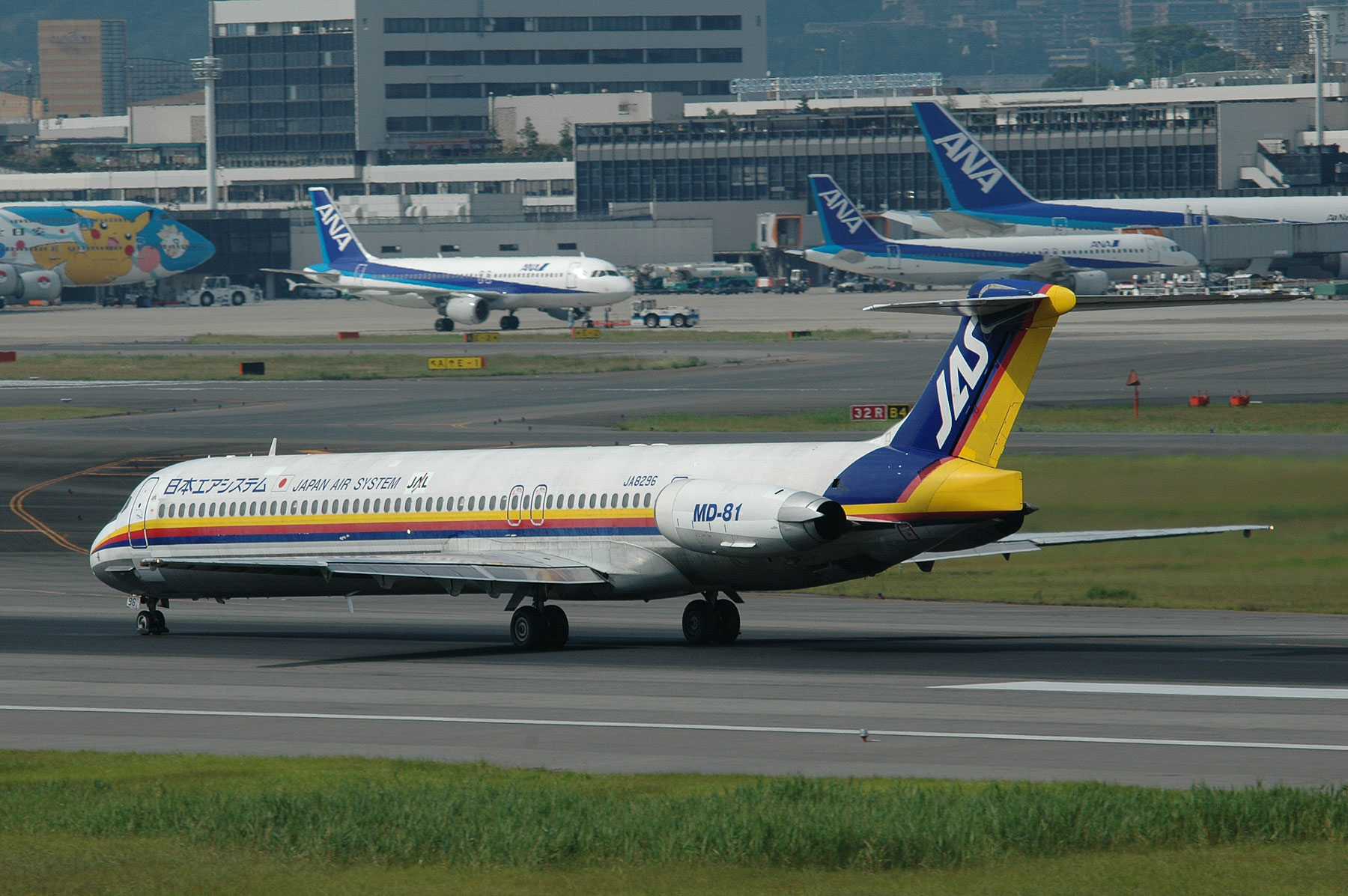 McDonnell Douglas MD-81 / JA8296 : SKY LOUNGE GARDEN