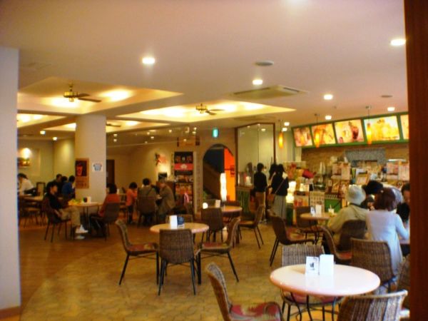 フルーツランド館内フルーツカフェの紹介です 沖縄観光施設 南国フルーツのokinawaフルーツらんど フルーツランド館内フルーツカフェの紹介です 沖縄観光施設 南国フルーツのokinawaフルーツらんど