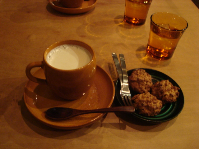 吉祥寺「ハンモックカフェ 麻よしやす」へ行く。_f0232060_1965366.jpg