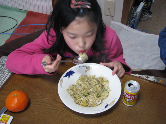 チャリティーライブの後、愛ちゃんとチャーハンを食べました。_b0161073_19105712.jpg