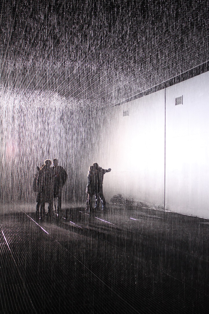 『Rain Room』 2013年3月1日_e0244905_8442317.jpg