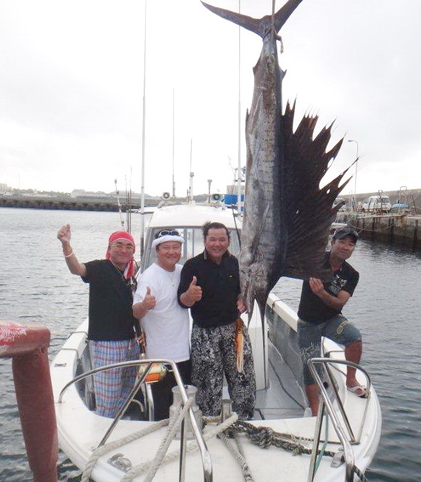 三河のチームSBさんが沖縄で　バショウカジキ60kgオーバー！！【カジキ・マグロトローリング】_f0009039_9384994.jpg