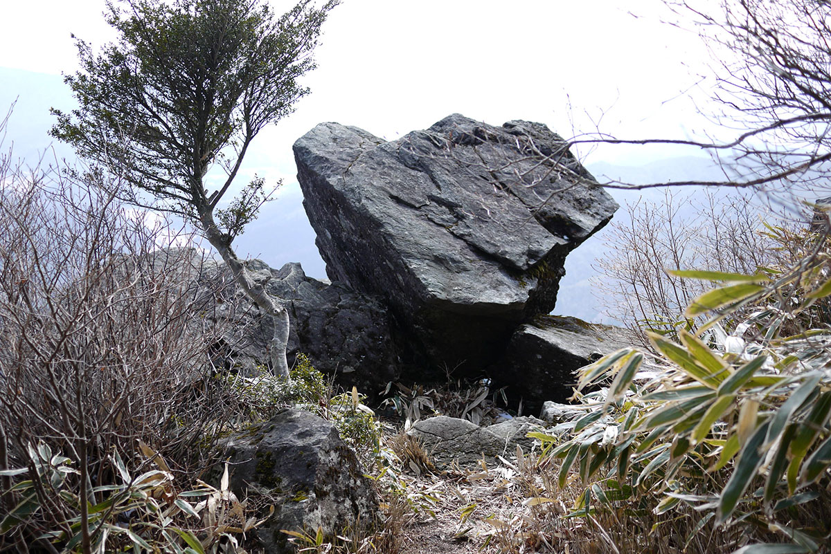 広島　廿日市市　大峰山　その3（廻り縁）_c0064025_21184233.jpg