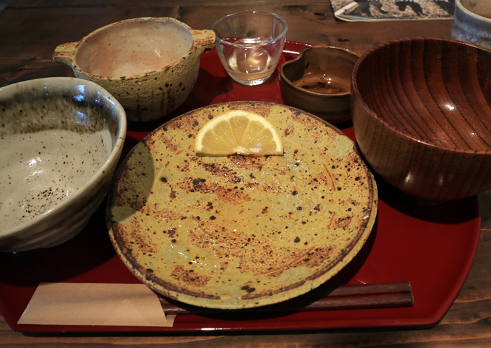 米や松倉で鮭の塩麹焼き定食_b0049152_18225990.jpg