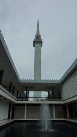 マレーシアの旅　～2日目　④　（国立モスク）_b0198696_23291672.jpg