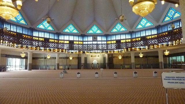 マレーシアの旅 ~2日目 ④ (国立モスク)_b0198696_23342757.jpg