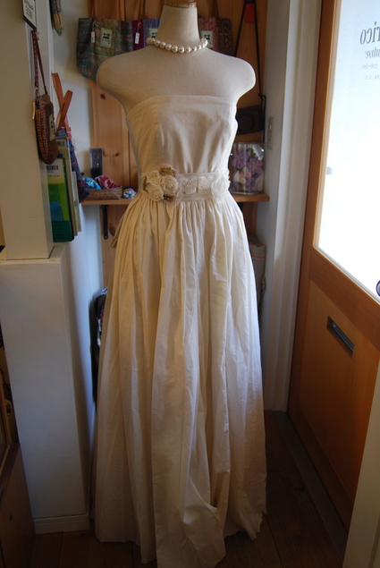 wedding dressの仮縫いできました!_d0127925_13162072.jpg