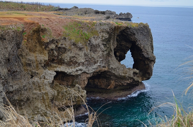 【沖縄】⑩　溶岩島の奇岩「万座毛」_e0237645_15182048.jpg