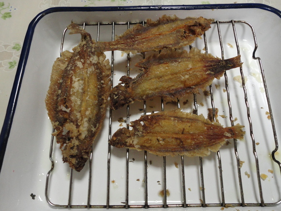 丸ごと骨せんべい_a0118461_8451135.jpg
