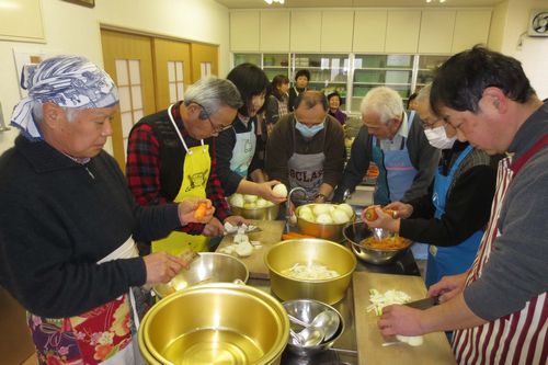 上薮崎区『男の料理教室』を開催_d0044608_17365475.jpg