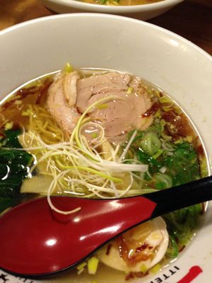 ロンドンで美味しい和食を探す 4・一点張りの塩ラーメン_b0170549_6572540.jpg