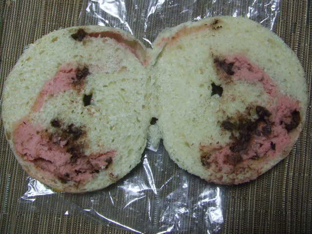 カリンベーグル いちご・チョコチーズケーキ_f0076001_22341310.jpg