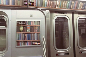 NYの地下鉄車内の広告ポスターを活用した新しい図書館「アンダーグラウンド・ライブラリー」_b0007805_1151073.jpg