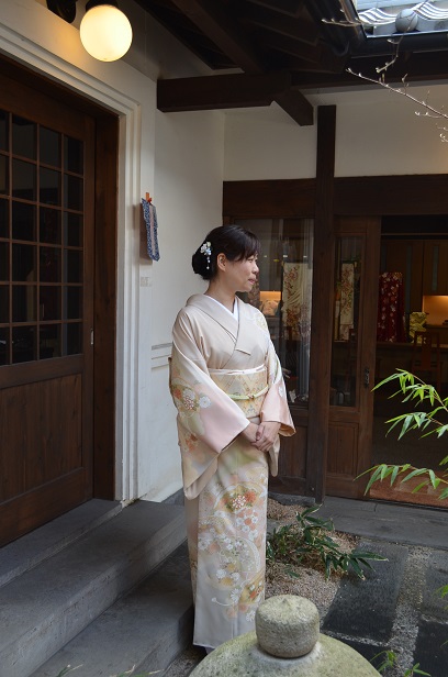 糸目友禅の訪問着を纏い、卒業式へ_d0230676_9461481.jpg