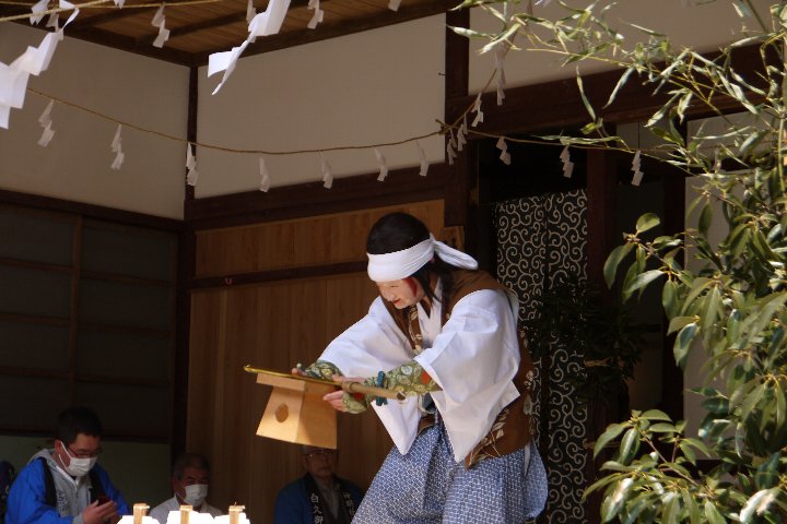 神明社の春祭り（その２）_a0268412_22454040.jpg