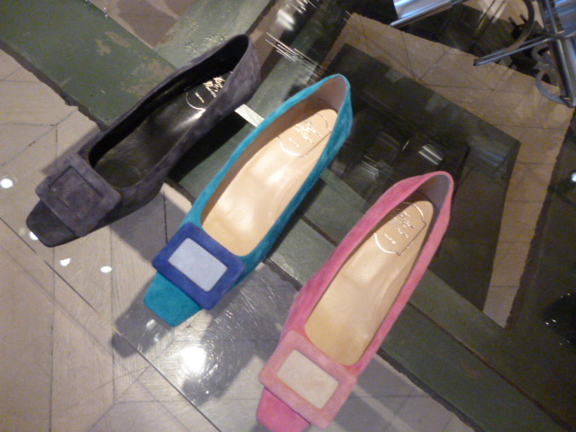 Roger Vivier Report・・・・ちょい熱意に欠けますが_b0210699_0324224.jpg