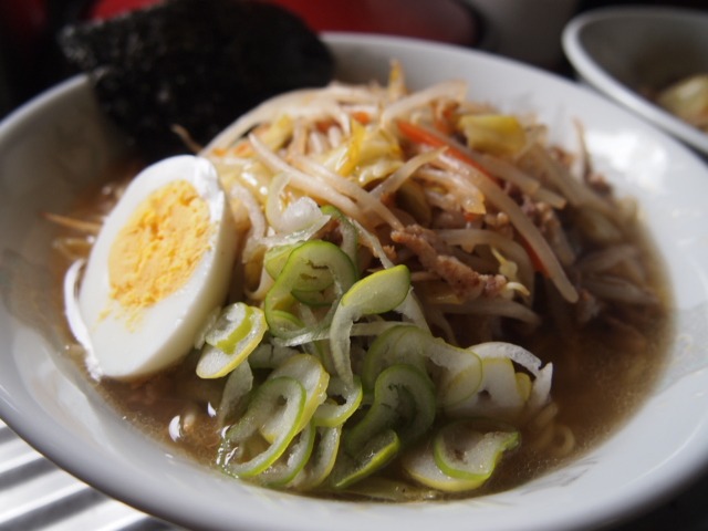 涙の白くま塩ラーメン(^◇^;)_c0117239_11384896.jpg