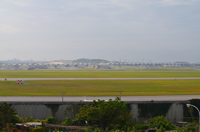 【沖縄】⑪　広大な「嘉手納（かでな）基地」_e0237645_1119310.jpg