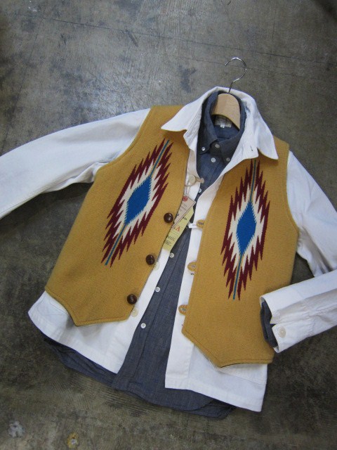 KEATON CHASE USA ・・・ またまたアメリカ製の良いシャツが入荷ですョ♪♪_d0152280_21562419.jpg