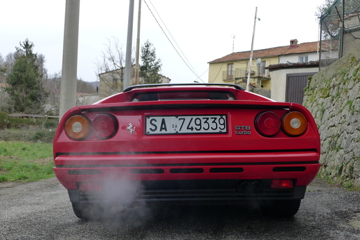 Cosenza の89y Ferrari GTBturbo_a0129711_1455567.jpg