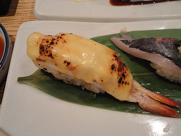並んで食べました。「美登利寿司」!_e0230011_1825373.jpg