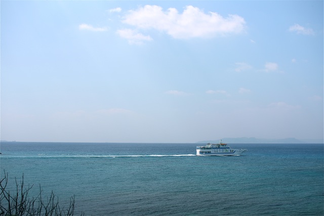 津堅島へ_e0287190_1285047.jpg