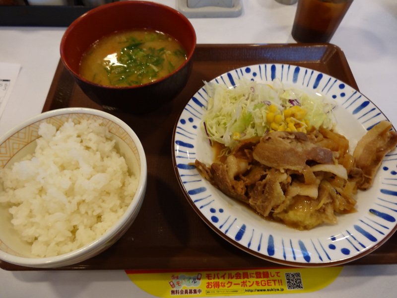 豚生姜焼き定食です。_c0225997_0475549.jpg