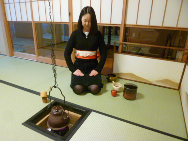 お稽古風景 ２４ 釣釜 薄茶点前 朝日茶道教室