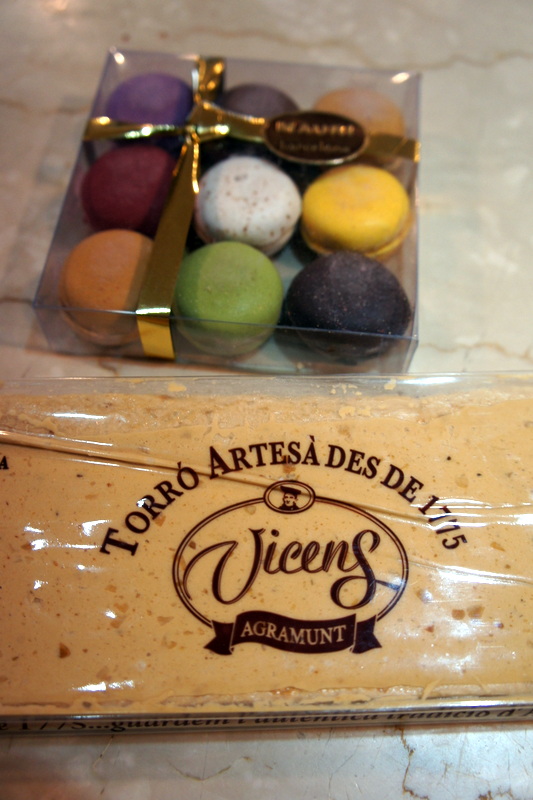 スペインのクリスマス菓子 トゥロン_d0210450_11521917.jpg