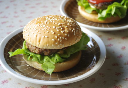 娘の大好物♪基本のハンバーグ、とハンバーガー_f0168317_22192947.jpg