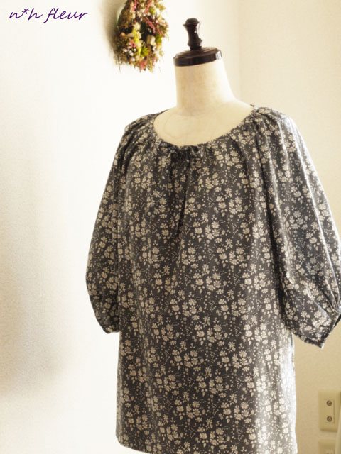 *オーダー*リバティ*Sleeping Rose&Capelのチュニック*_b0238766_15354945.jpg