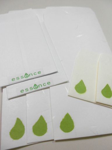 essence封筒 ~雫マーク、essenceワインボトル、手話I Love You~_a0277483_1346843.jpg
