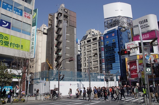 新宿駅東口・消えたみずほ銀行ビル_a0009142_7465033.jpg