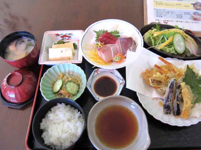 【cafe山猫料理店でがっつり和ランチ】_c0042960_1213528.jpg
