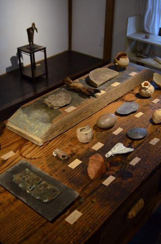 残欠展 (3/16~26) 店内の様子_d0087761_003957.jpg