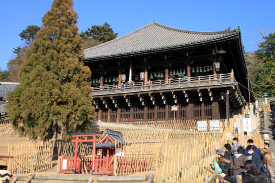 東大寺二月堂_e0048413_17443847.jpg