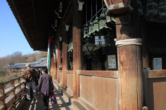 東大寺二月堂_e0048413_17451463.jpg