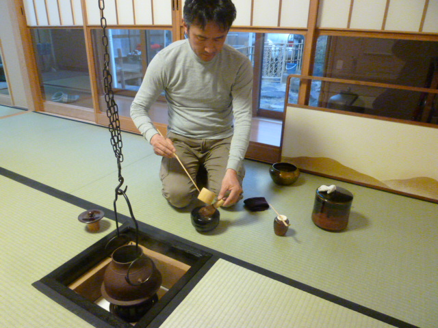 お稽古風景(25)…釣釜 濃茶点前 : 朝日茶道教室