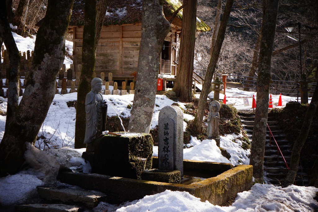 temple（長野県上田市鹿教湯温泉　文殊堂）_e0223456_8235252.jpg