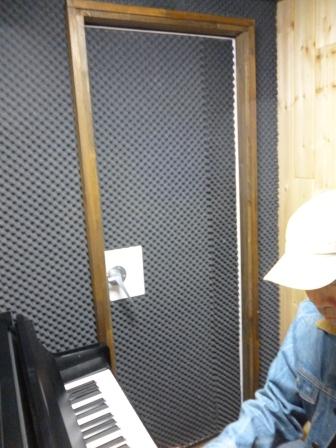 「10歩 1050円」?N様(相模原市)ご依頼レンタル防音室2畳タイプ(HS-2)Newバージョンです!② _b0207974_9531387.jpg