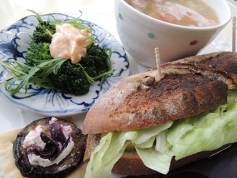 昨日のカフェメニューは・・・_b0028299_20215257.jpg