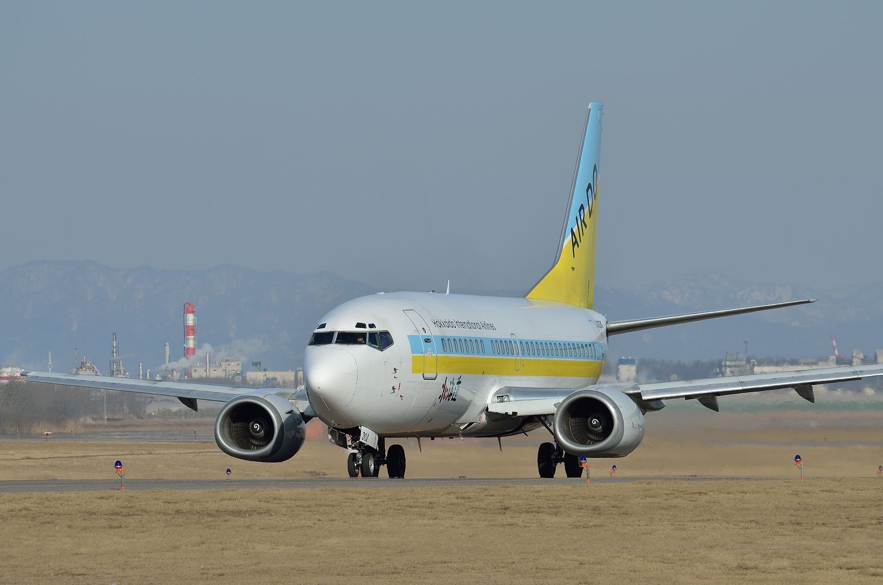 BOEING 737-500 / JA301K : SKY LOUNGE GARDEN -transporter side- BOEING 737-500 / JA301K : SKY LOUNGE GARDEN -transporter side-
