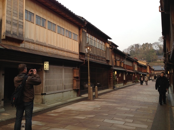 ひがし茶屋街 ~国の重要文化財と金の蔵~_e0220604_10131410.jpg