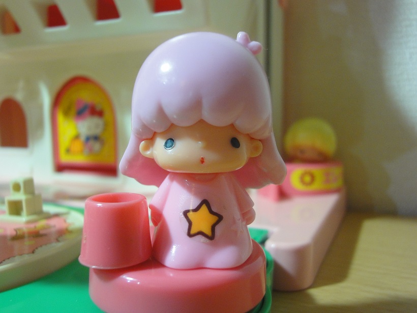 ハローキティ いちごハウス ぬいぐるみ レトロ サンリオ　レア ハローキティ いちごハウス ぬいぐるみ レトロ サンリオ レア
