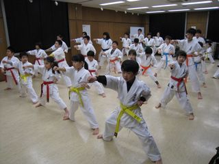 手稲教室 本日も大盛況 元気に稽古!_c0118332_23034.jpg