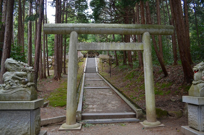 【真名井神社】（元伊勢「籠神社」の外宮）_e0237645_1633381.jpg